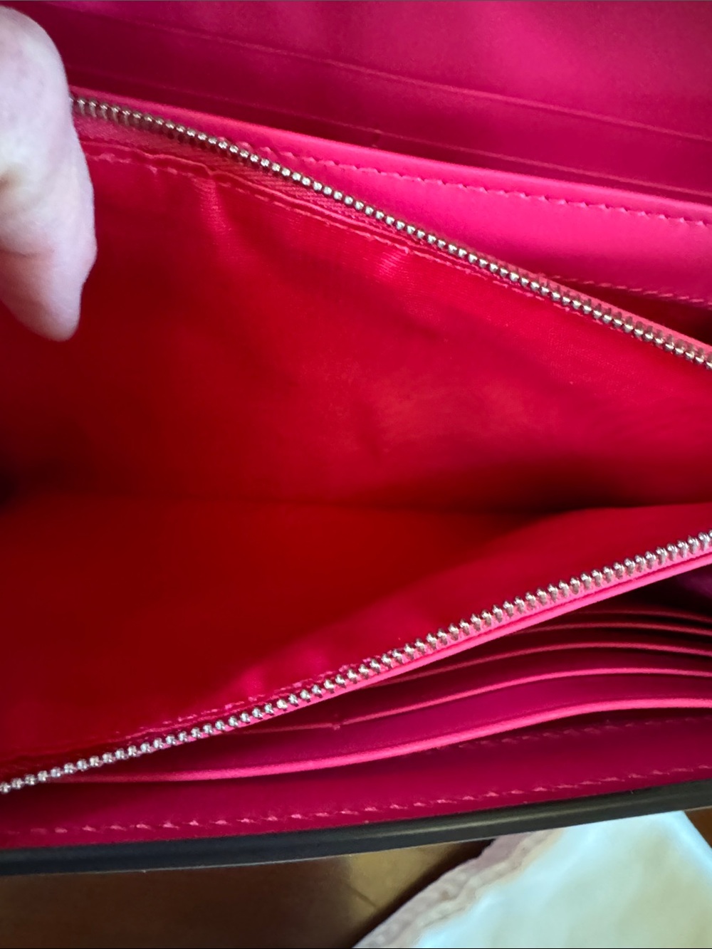 Authentic Gucci GUCCY Red Stars structured Chain Clutch - 2018 SEGA Capsule Rare - Picture 10 of 16
